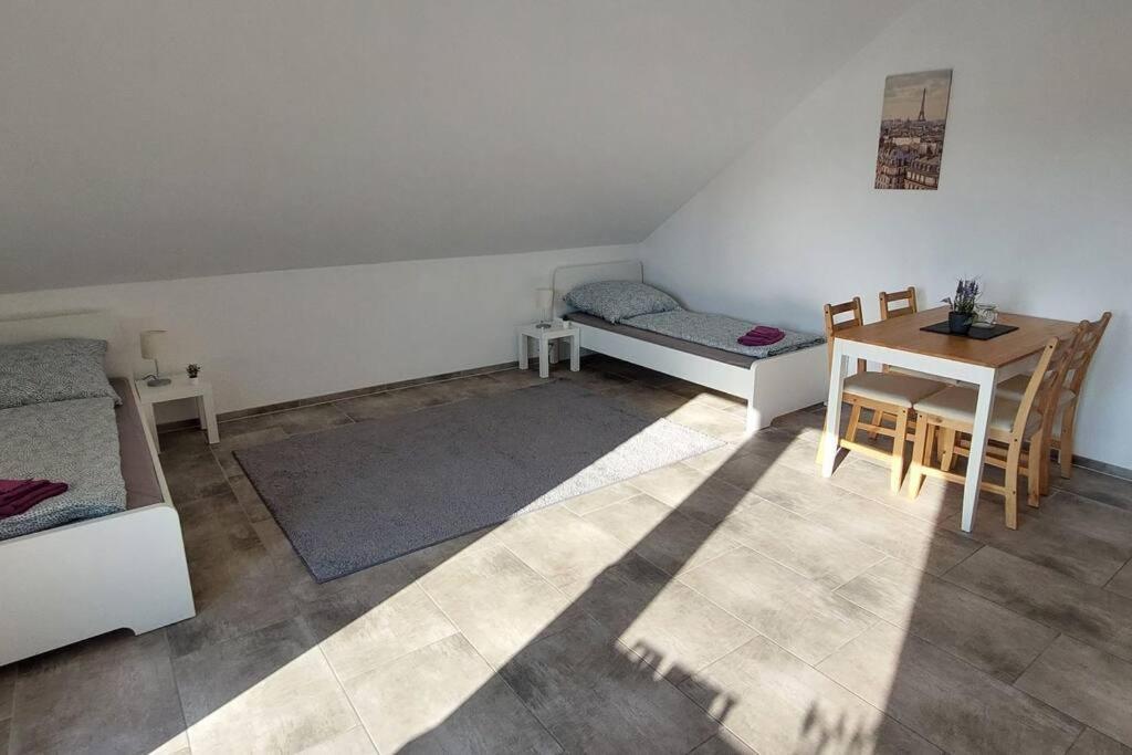 Grosse Tolle 4 Zimmer Ferienwohnung Im Herzen Des Odenwaldes Mörlenbach Eksteriør billede