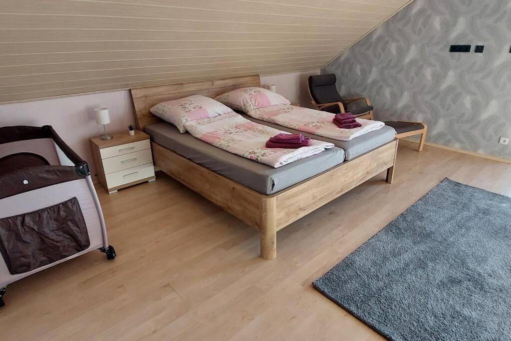 Grosse Tolle 4 Zimmer Ferienwohnung Im Herzen Des Odenwaldes Mörlenbach Eksteriør billede